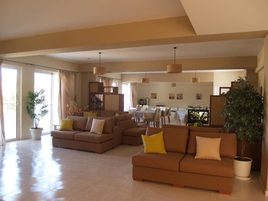 Iolkos Hotel Karpathos Exterior photo